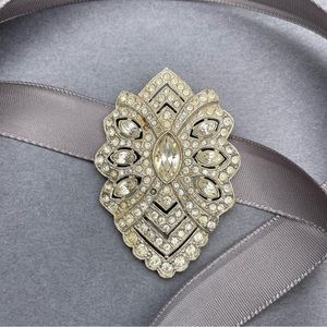 Vintage Art Deco Clear Rhinestone Pavé Scarf Clip